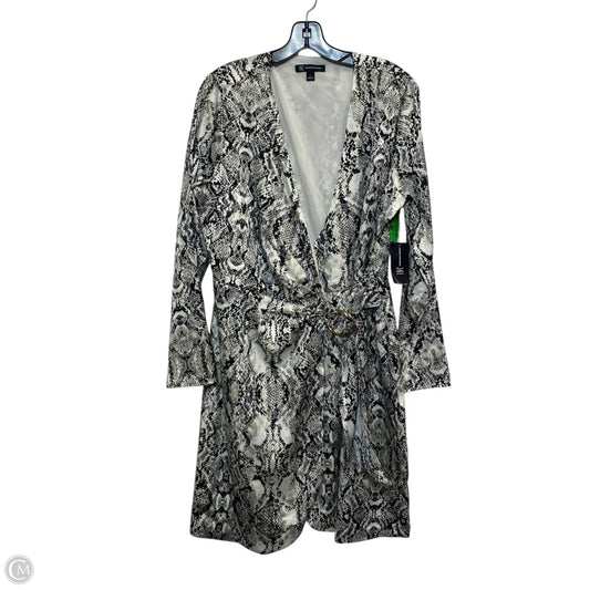 Dress Casual Short By International Concepts In Snakeskin Print, Size: L