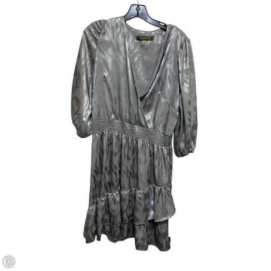 Dress Casual Short By Melonia In Grey, Size: L