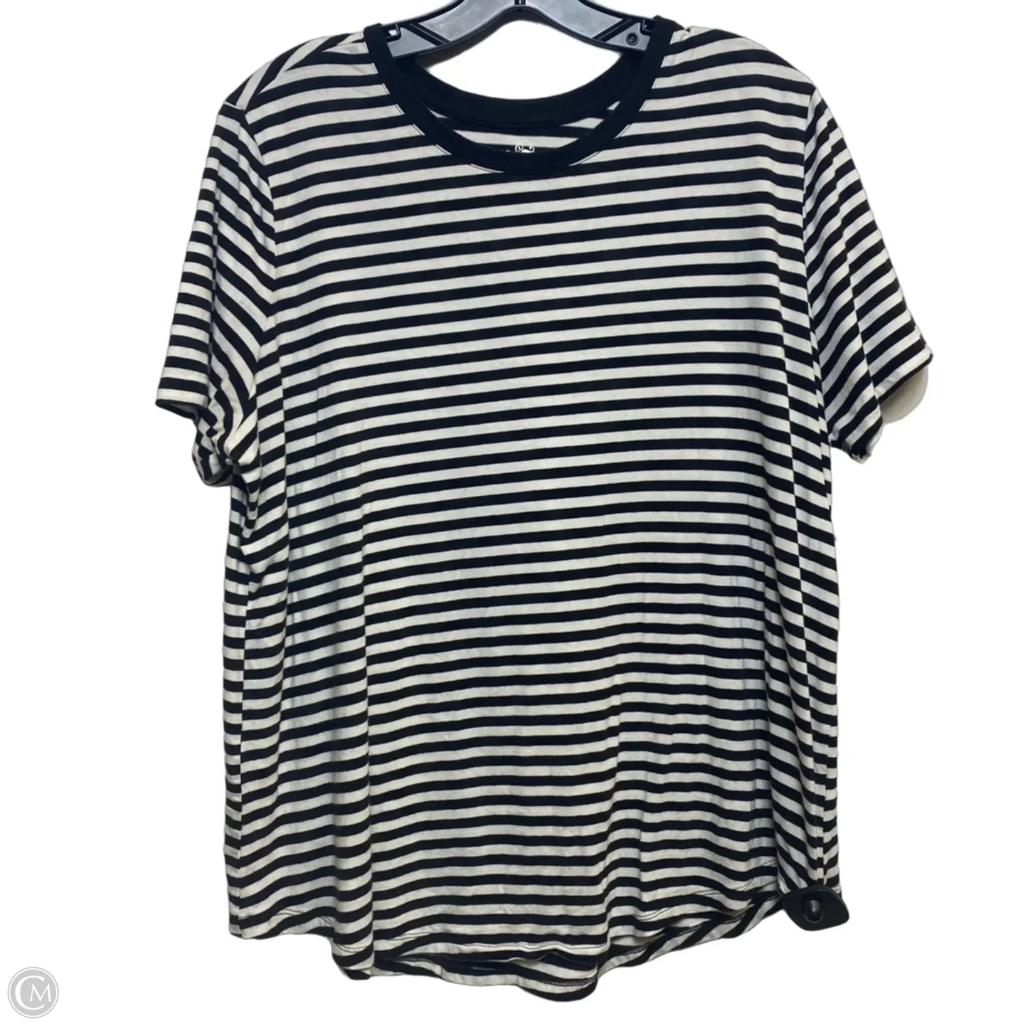 Top Short Sleeve By Terra & Sky In Black & White, Size: Xl