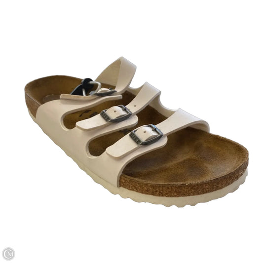 Sandals Flats By Birkenstock In White, Size: 8