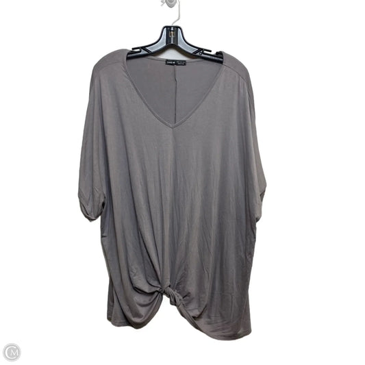 Top Short Sleeve By Shein In Grey, Size: Xl