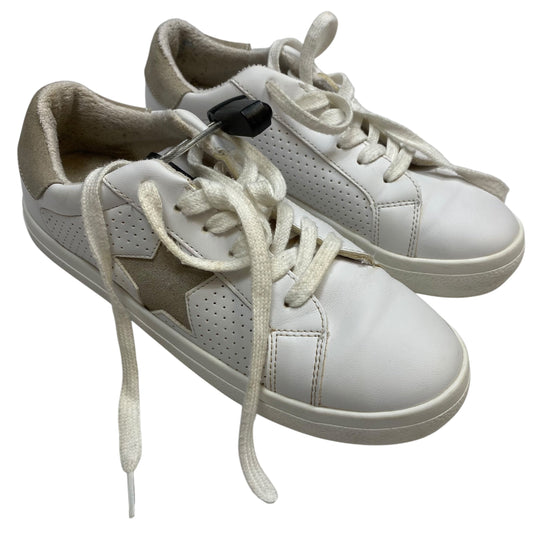 Shoes Sneakers By Steve Madden In White, Size: 8.5