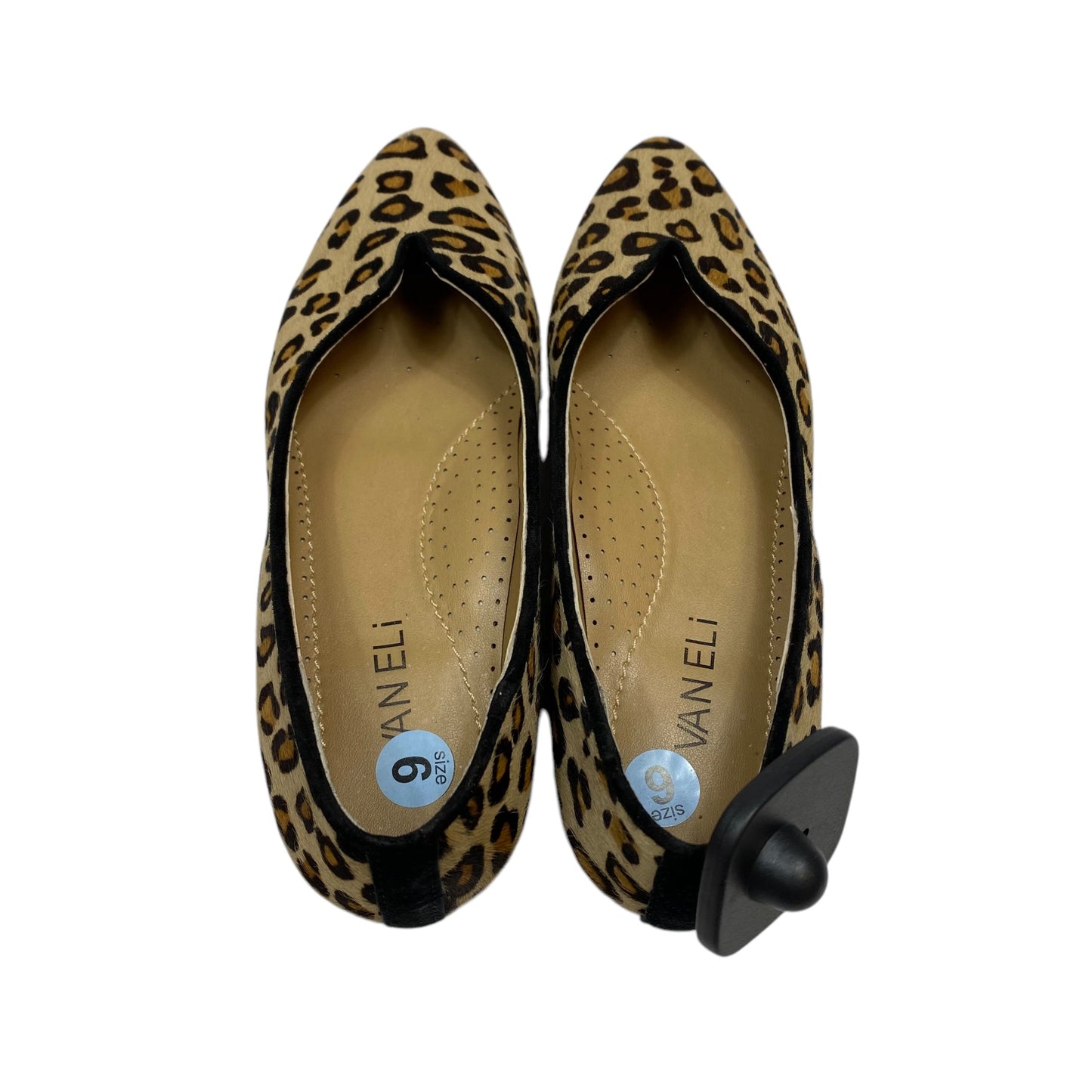 Shoes Flats By Vaneli In Animal Print, Size: 6