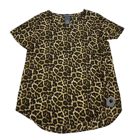 Top Short Sleeve By Chelsea And Theodore In Animal Print, Size: S