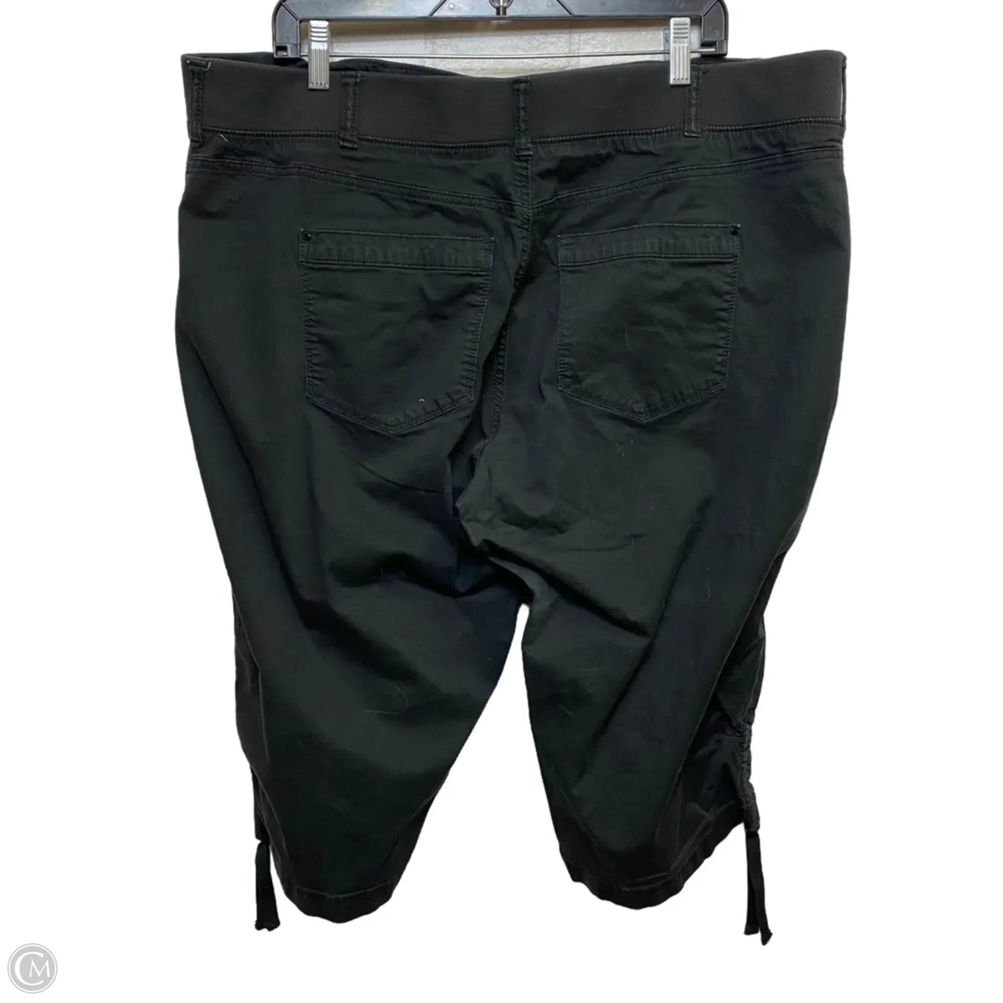 Capris By Lee In Black, Size: 22