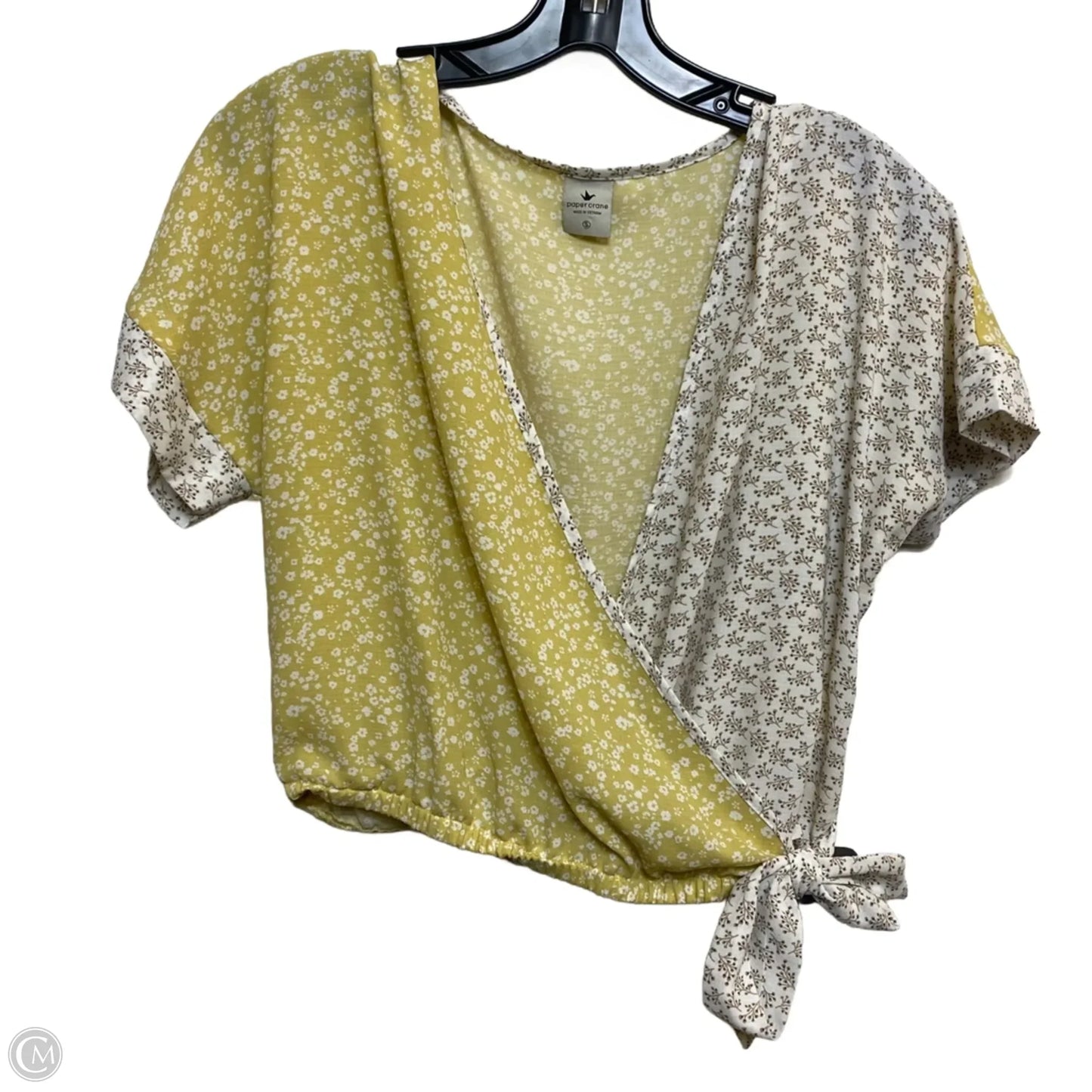 Top Short Sleeve By Paper Crane In Cream & Yellow, Size: S