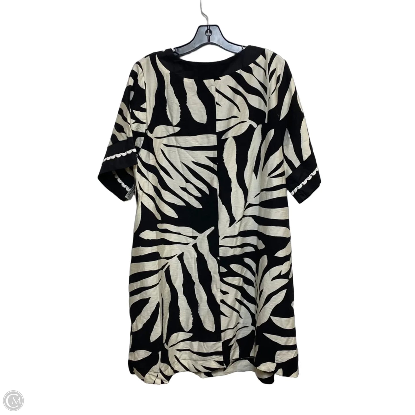 Dress Casual Short By She + Sky In Black & Cream, Size: S