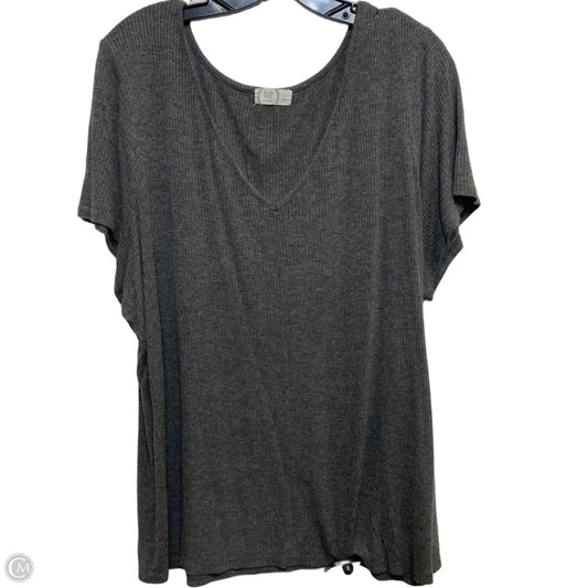 Top Short Sleeve Basic By Maurices In Grey, Size: 2x