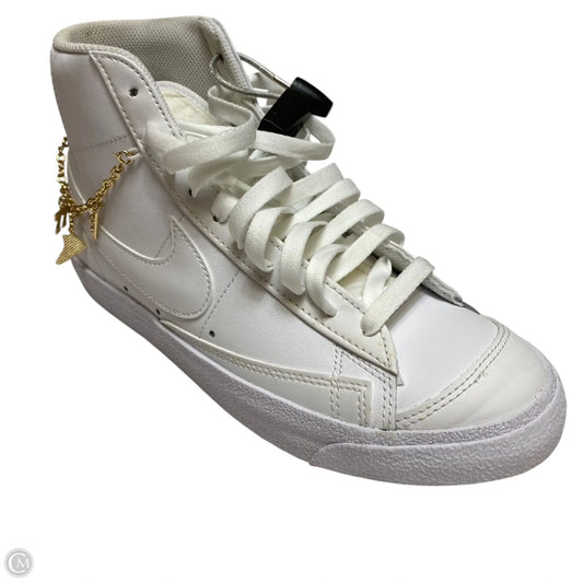 Shoes Sneakers By Nike In White, Size: 8.5