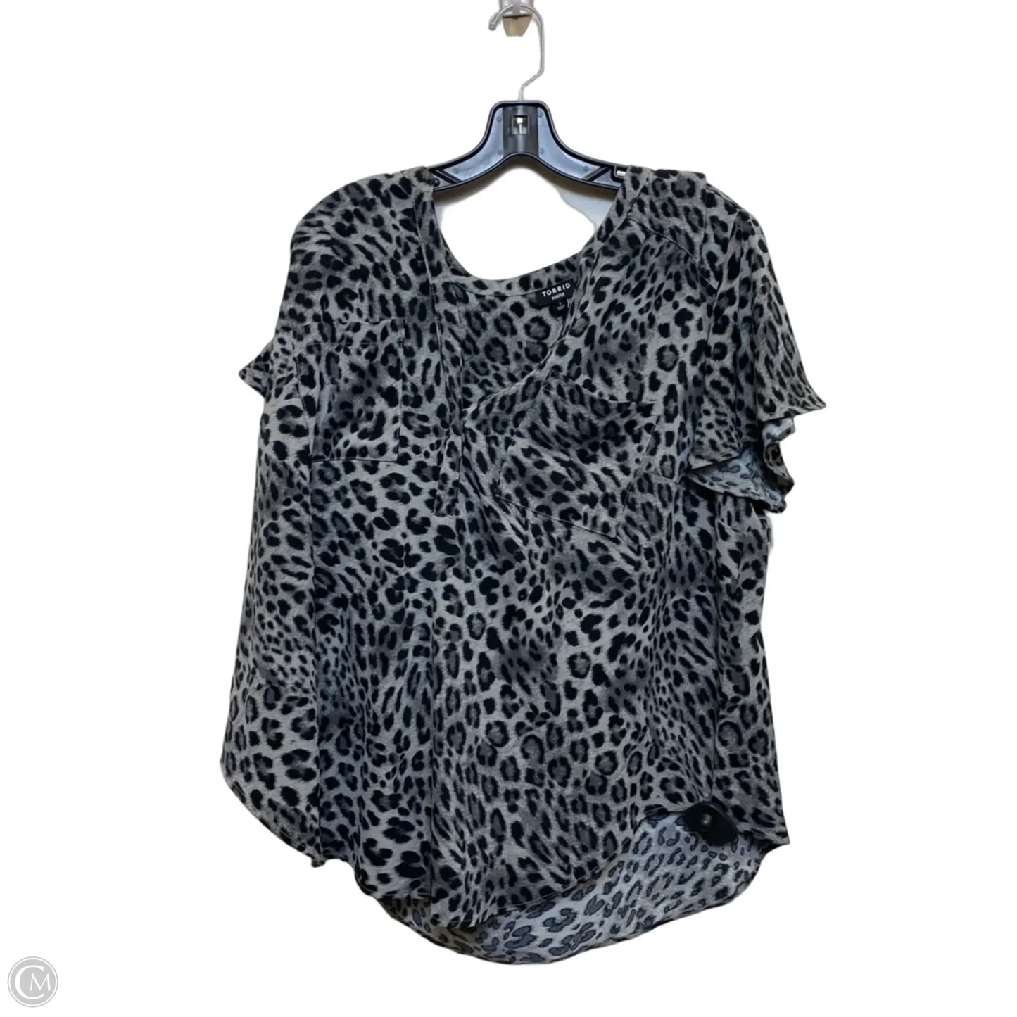Top Short Sleeve By Torrid In Black & Grey, Size: 1x