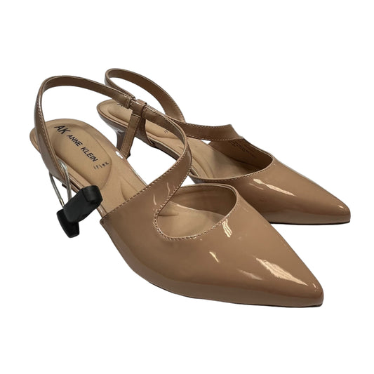 Shoes Heels Kitten By Anne Klein In Tan, Size: 7