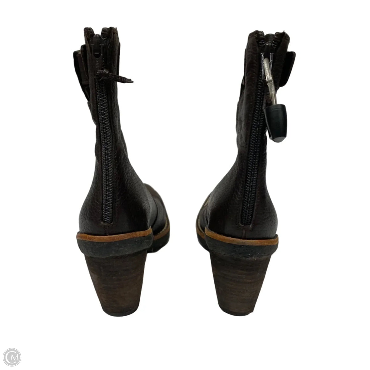Boots Designer By Stuart Weitzman In Brown, Size: 7