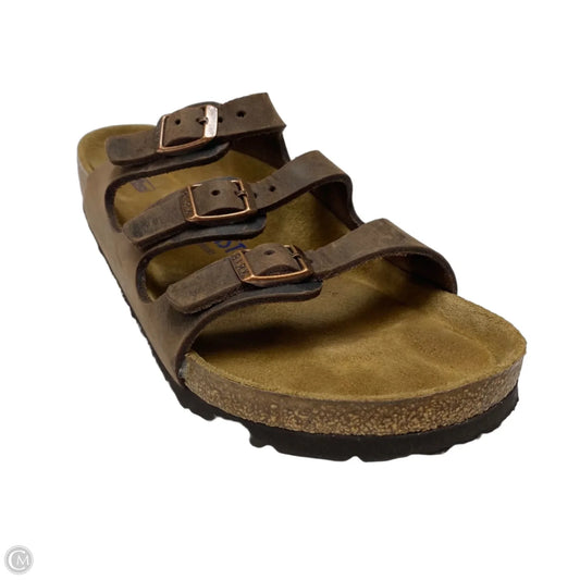 Sandals Flats By Birkenstock In Brown, Size: 8