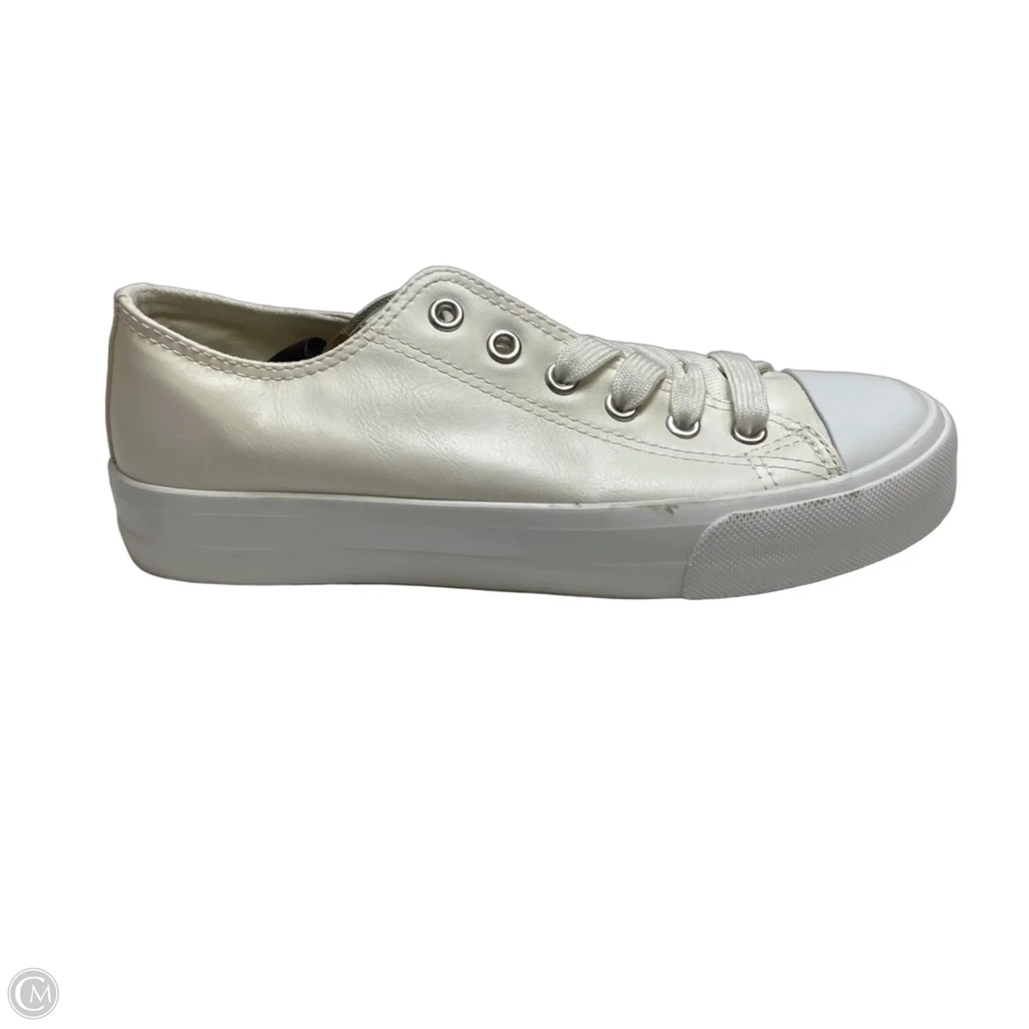 Shoes Sneakers By Cmf In White, Size: 6