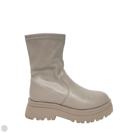 Boots Ankle Heels By Primark In Grey, Size: 7