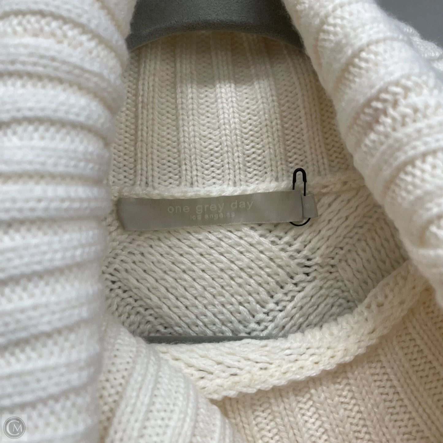 Sweater By Clothes Mentor In Beige, Size: S