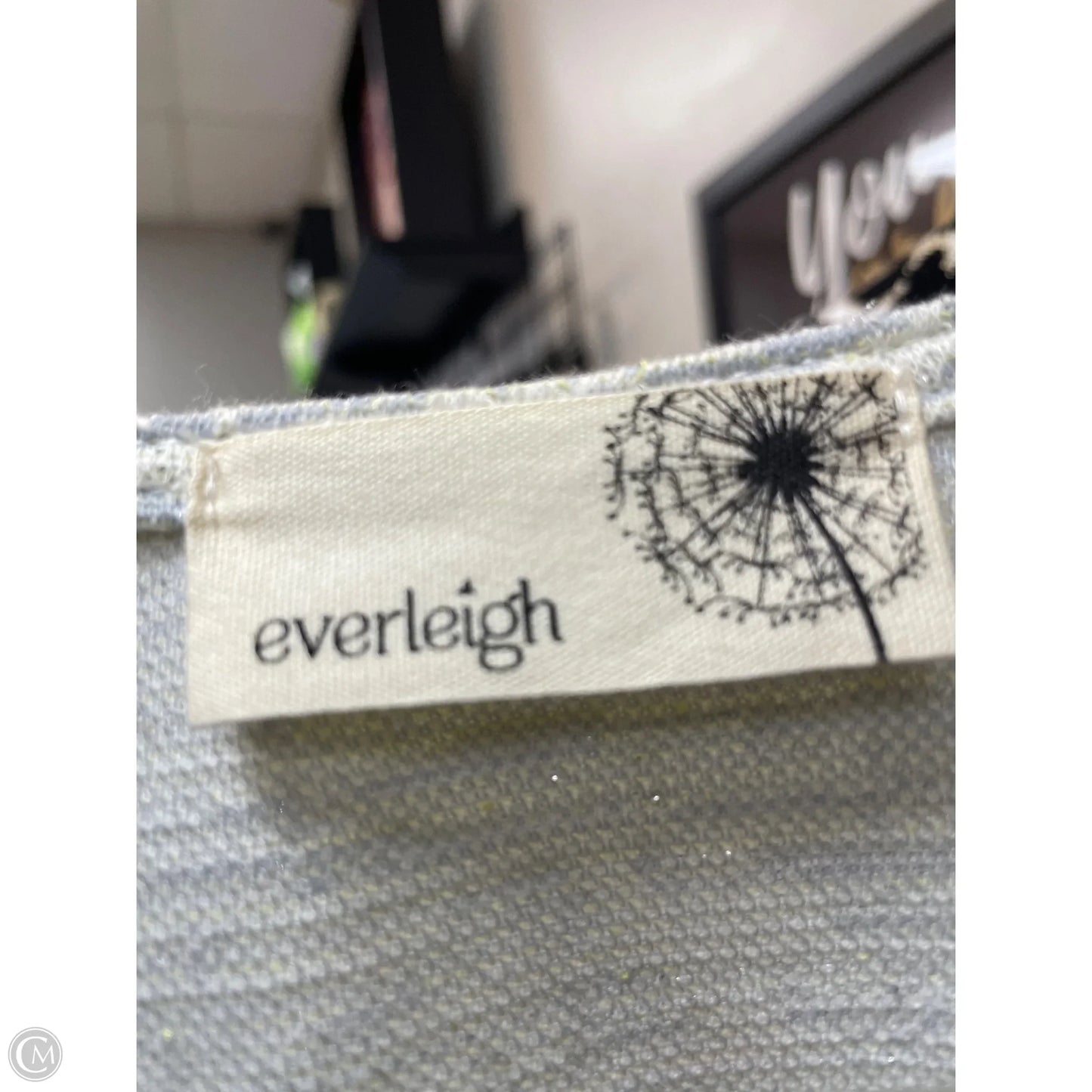 Top Short Sleeve By Everleigh In Grey, Size: S