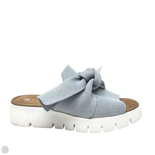 Sandals Heels Wedge By Bernie Mev In Grey, Size: 6