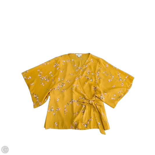 Top Short Sleeve By Express In Yellow, Size: Xs