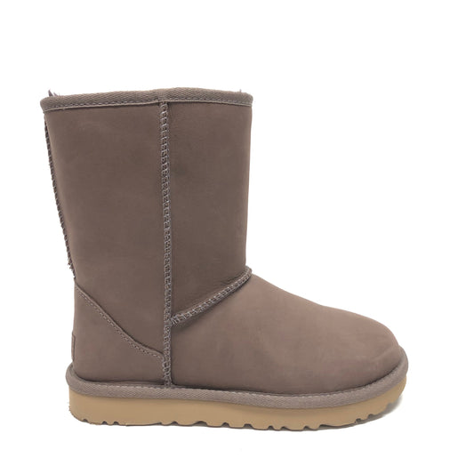 Boots Designer By Ugg In Brown, Size: 6