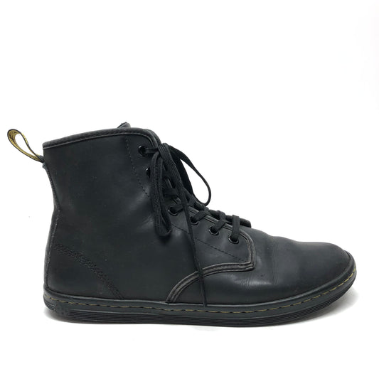 Boots Ankle Flats By Dr Martens In Black, Size: 9