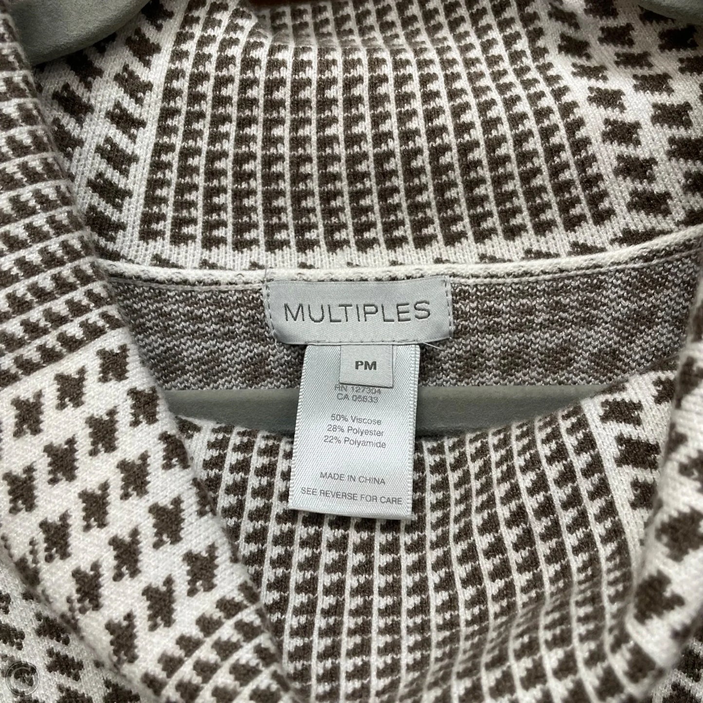 Sweater Short Sleeve By Multiples In Grey & White, Size: Mp