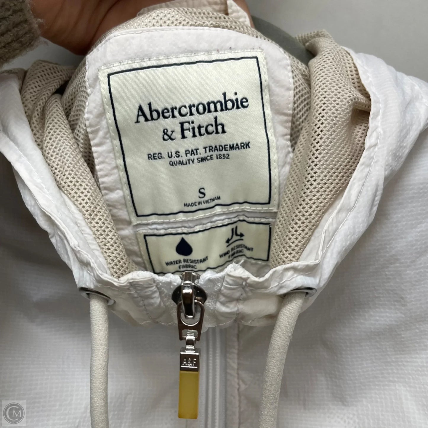 Jacket Windbreaker By Abercrombie And Fitch In Tan & White, Size: S