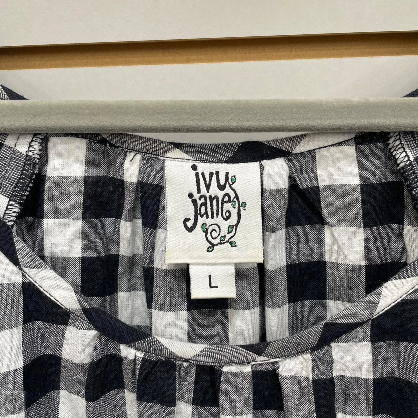 Top Short Sleeve By Ivy Jane In Black & White, Size: L