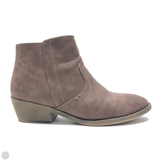 Boots Ankle Heels By Maurices In Brown, Size: 9
