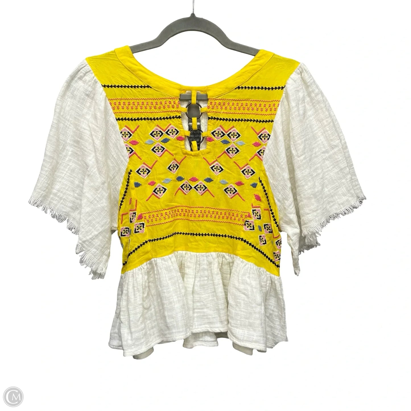 Top Short Sleeve By Clothes Mentor In White & Yellow, Size: Xs
