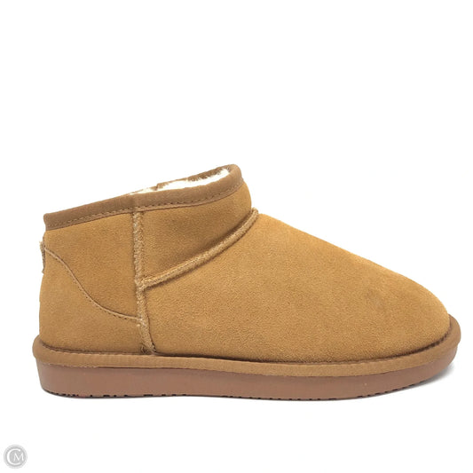 Boots Designer By Ugg In Brown, Size: 9
