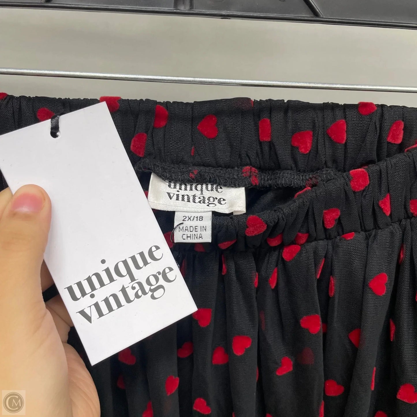 Skirt Midi By Clothes Mentor In Black & Red, Size: 18