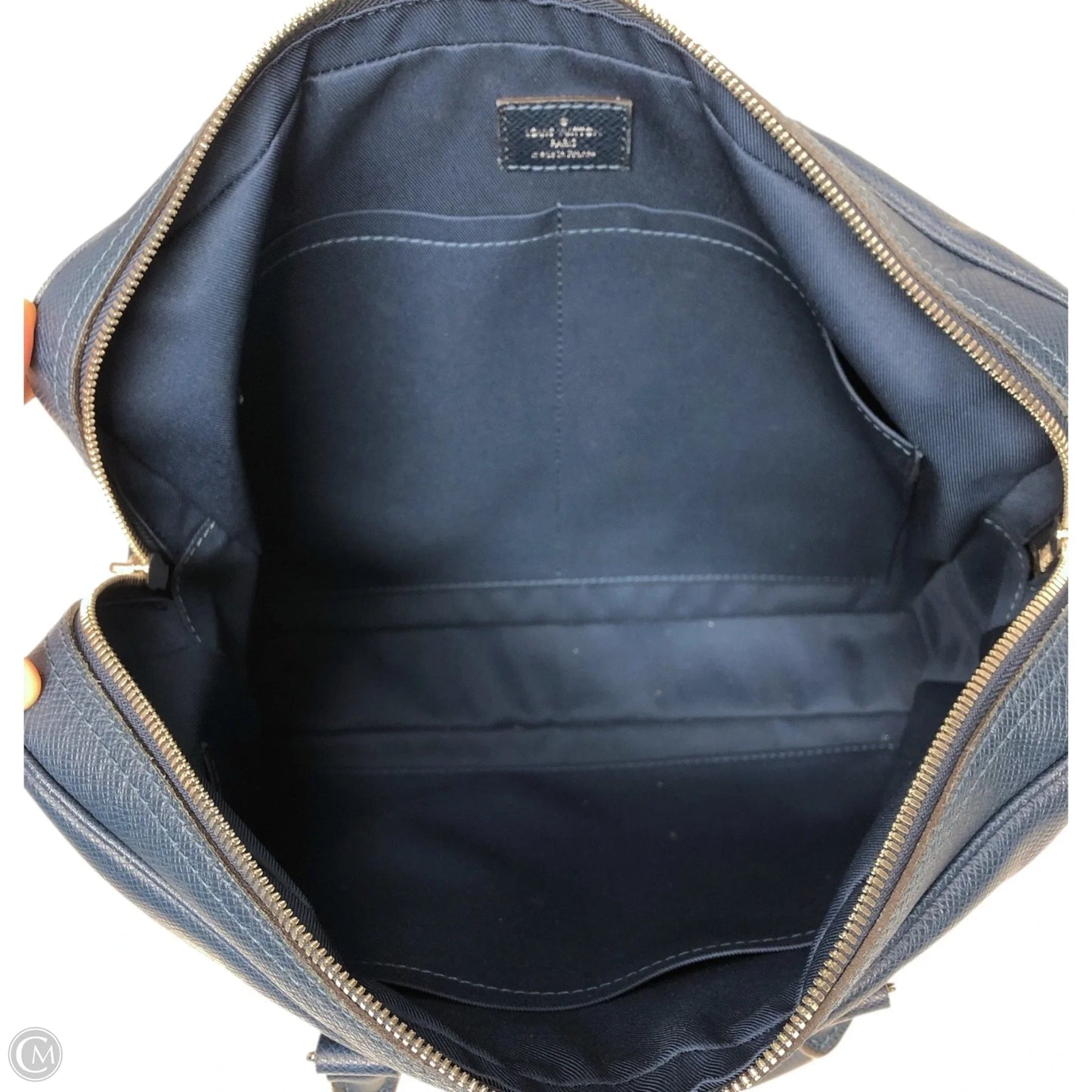 Crossbody Luxury Designer By Louis Vuitton, Size: Medium