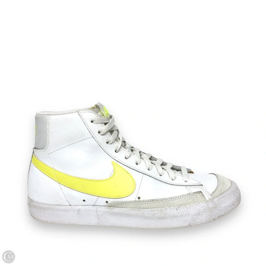 Shoes Sneakers By Nike In White & Yellow, Size: 10.5