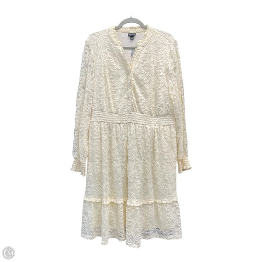 Dress Party Short By Torrid In Cream, Size: 1x