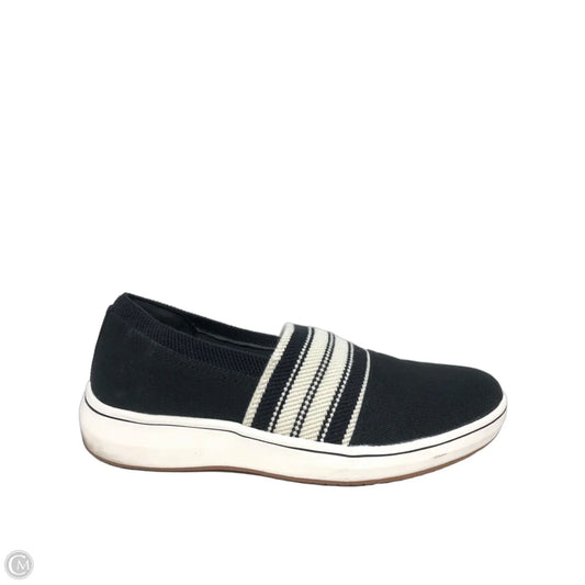Shoes Sneakers By Clarks In Black & White, Size: 7