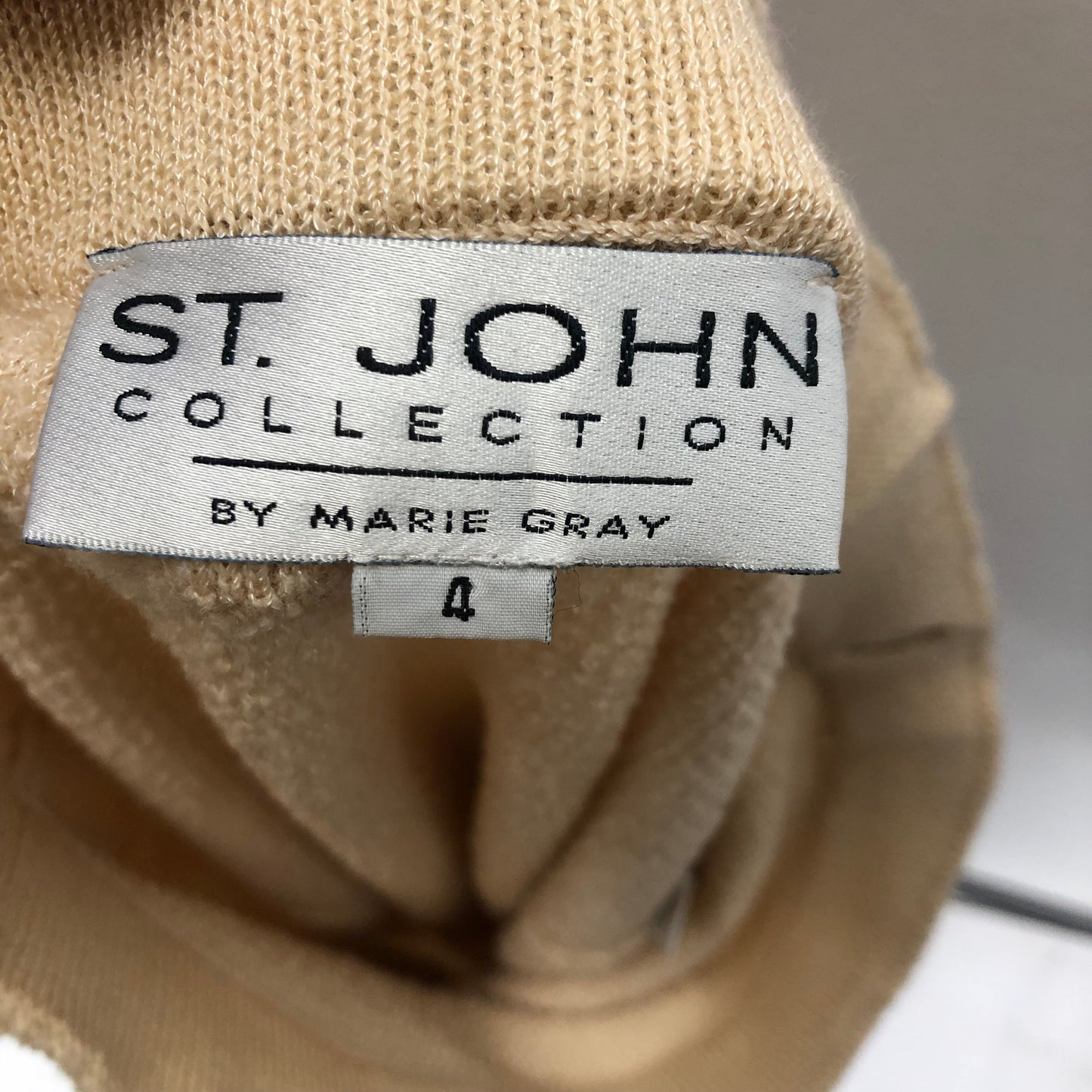 Skirt Designer By St John Collection  Size: 4