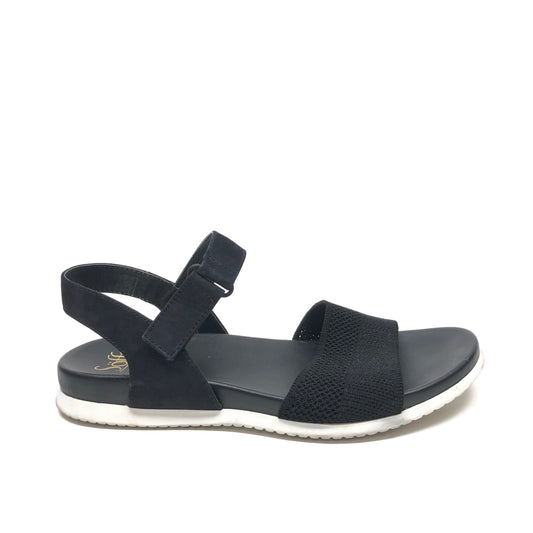 Black Sandals Flats Sofft, Size 8.5