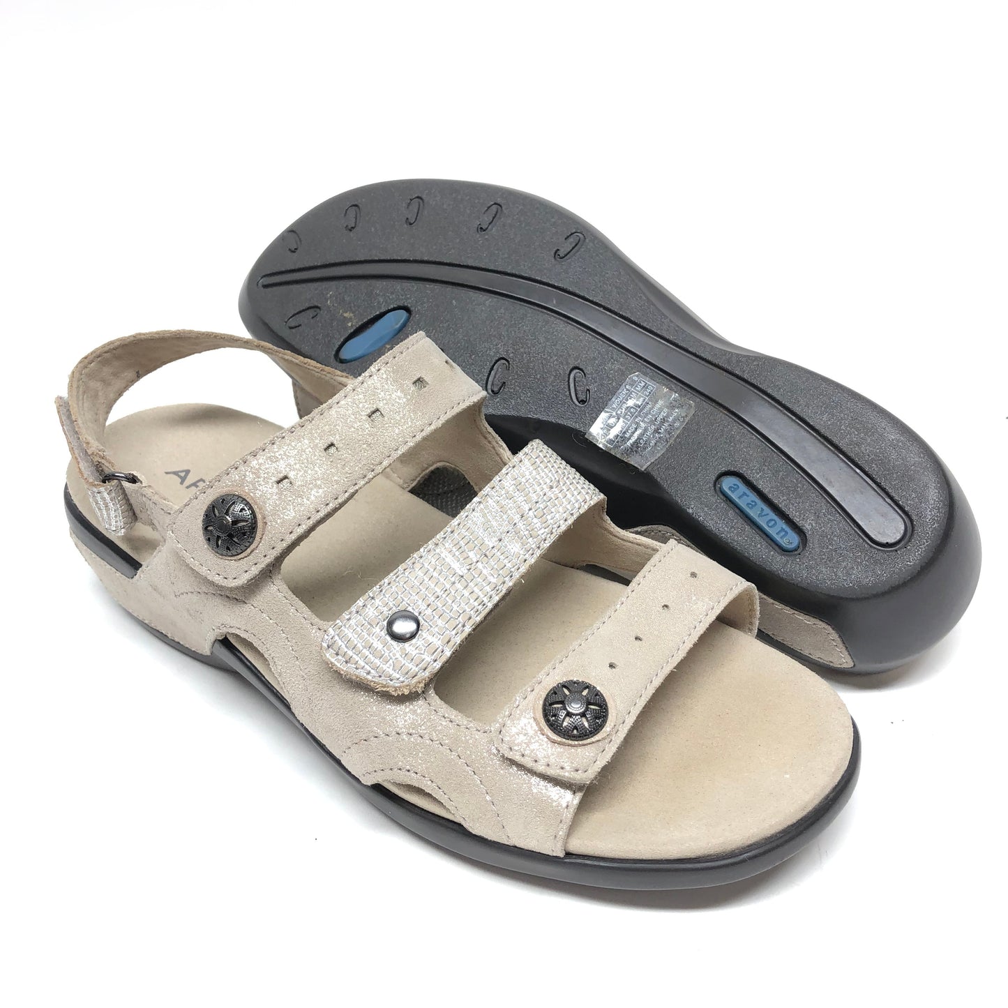 Beige Sandals Flats Clothes Mentor, Size 7
