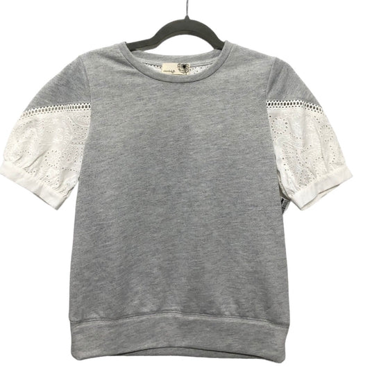 Grey & White Top Short Sleeve Clothes Mentor, Size S