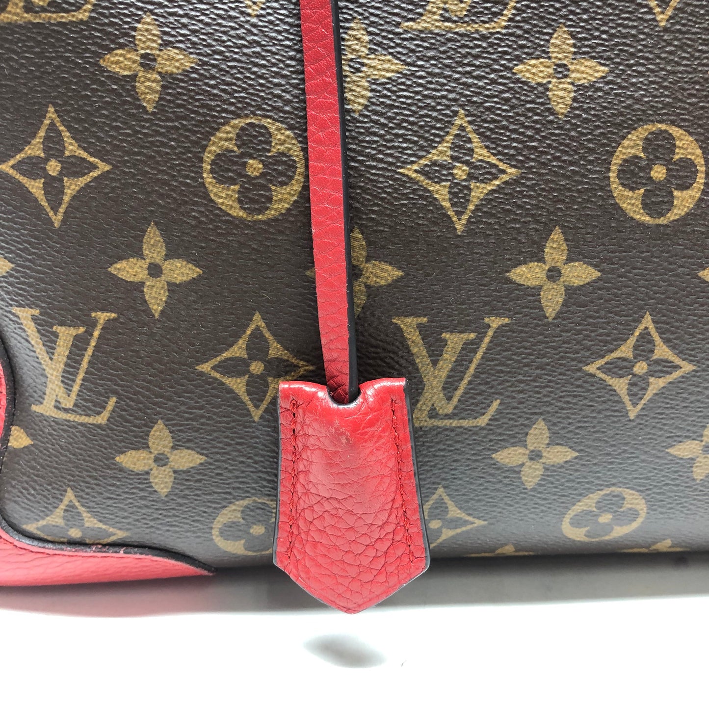 Handbag Luxury Designer By Louis Vuitton, Size: Medium