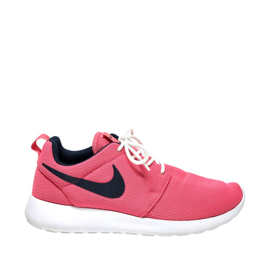 Shoes Athletic By Nike  Size: 9.5