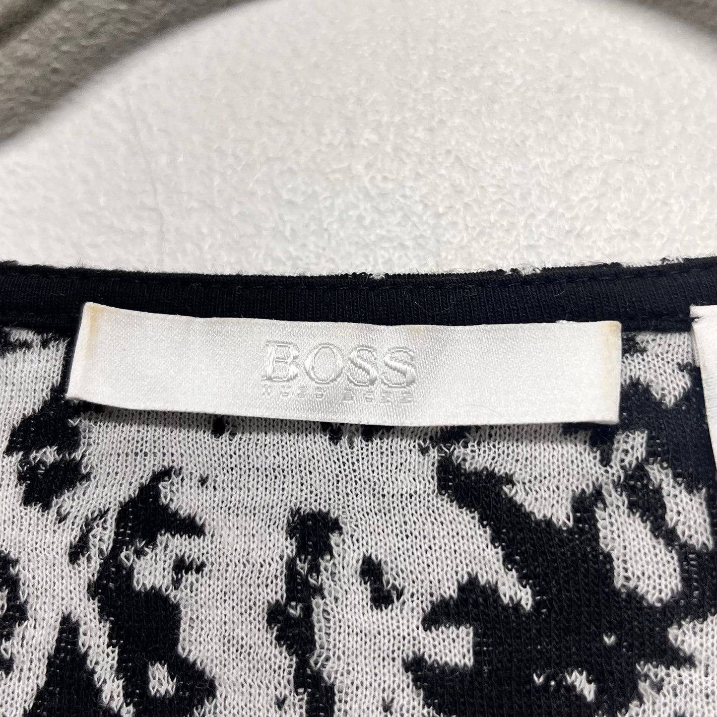 Sweatshirt Crewneck By Hugo Boss In Black & White, Size: L