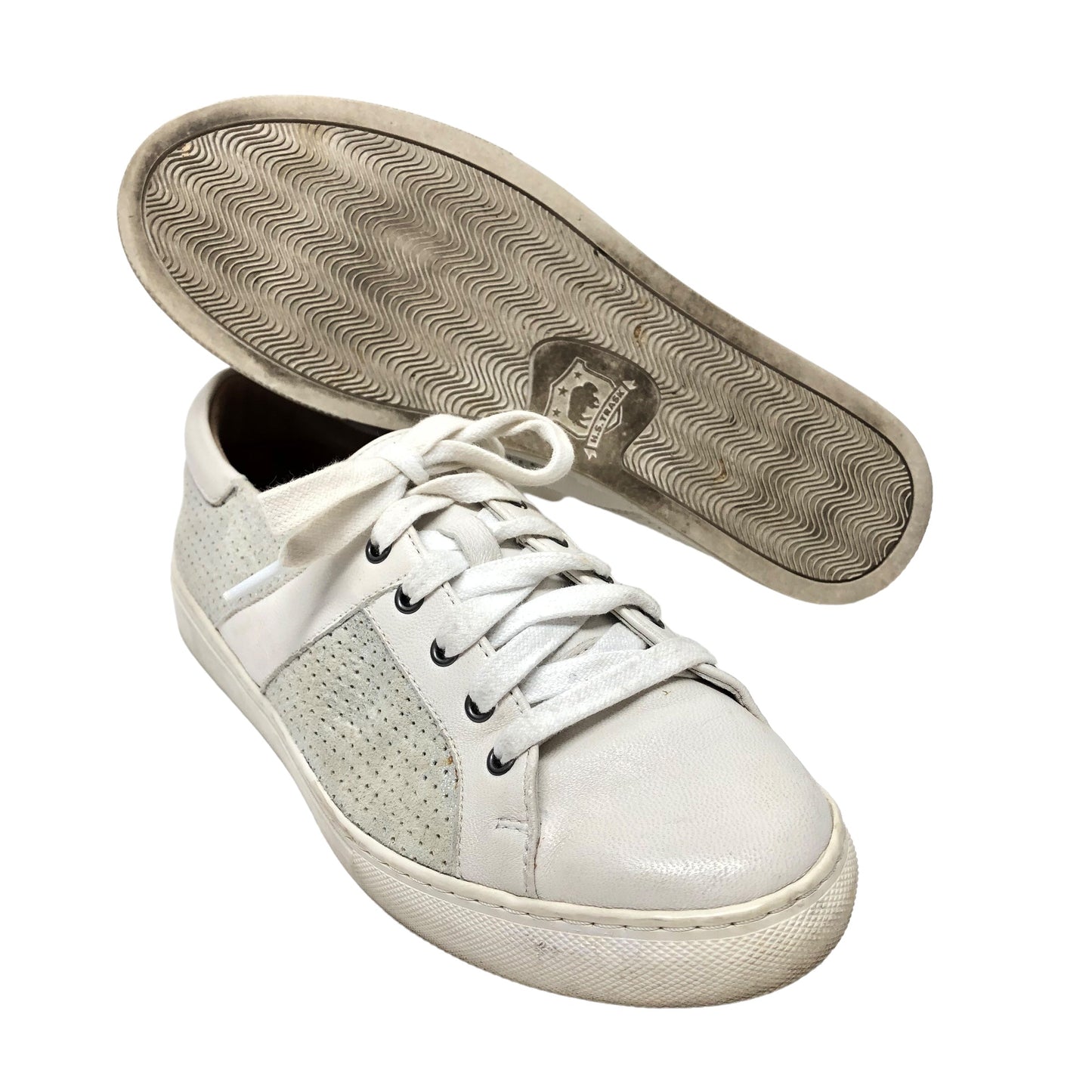 Shoes Sneakers By Cmb In White, Size: 7