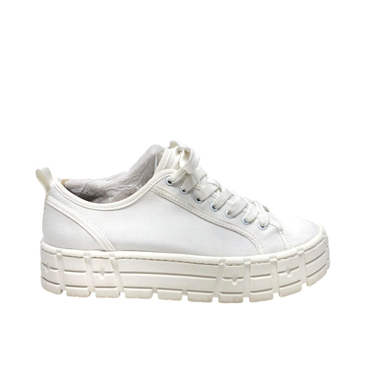 Shoes Sneakers By Gianni Bini In White, Size: 6.5