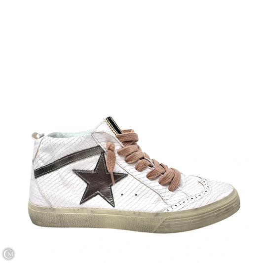 Shoes Sneakers By Shu Shop In White, Size: 9
