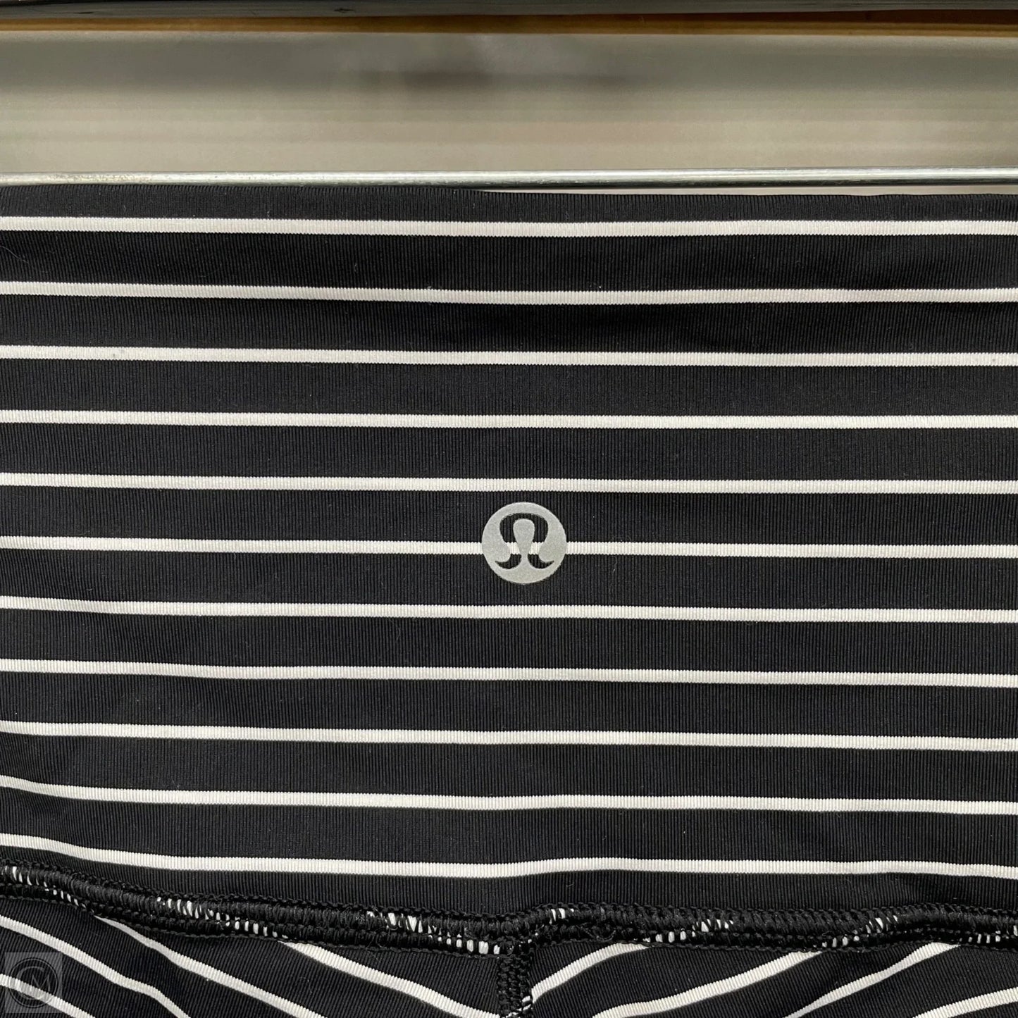 Athletic Leggings By Lululemon In Black & White, Size: 4