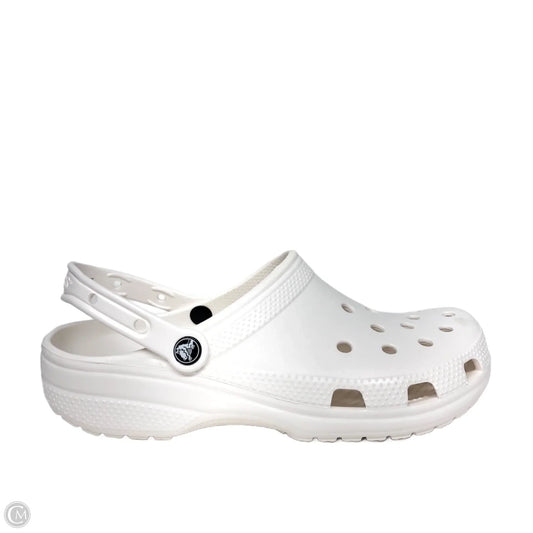 Shoes Flats By Crocs In White, Size: 12