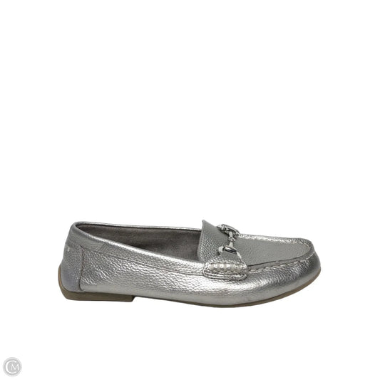 Shoes Flats By Kelly And Katie In Silver, Size: 6