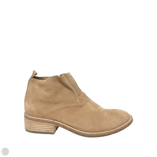 Boots Leather By Eileen Fisher In Beige, Size: 9